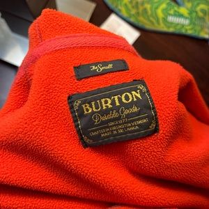 Burton Feel Good Hoodie SZ medium fits 5,5-5,9 in height range